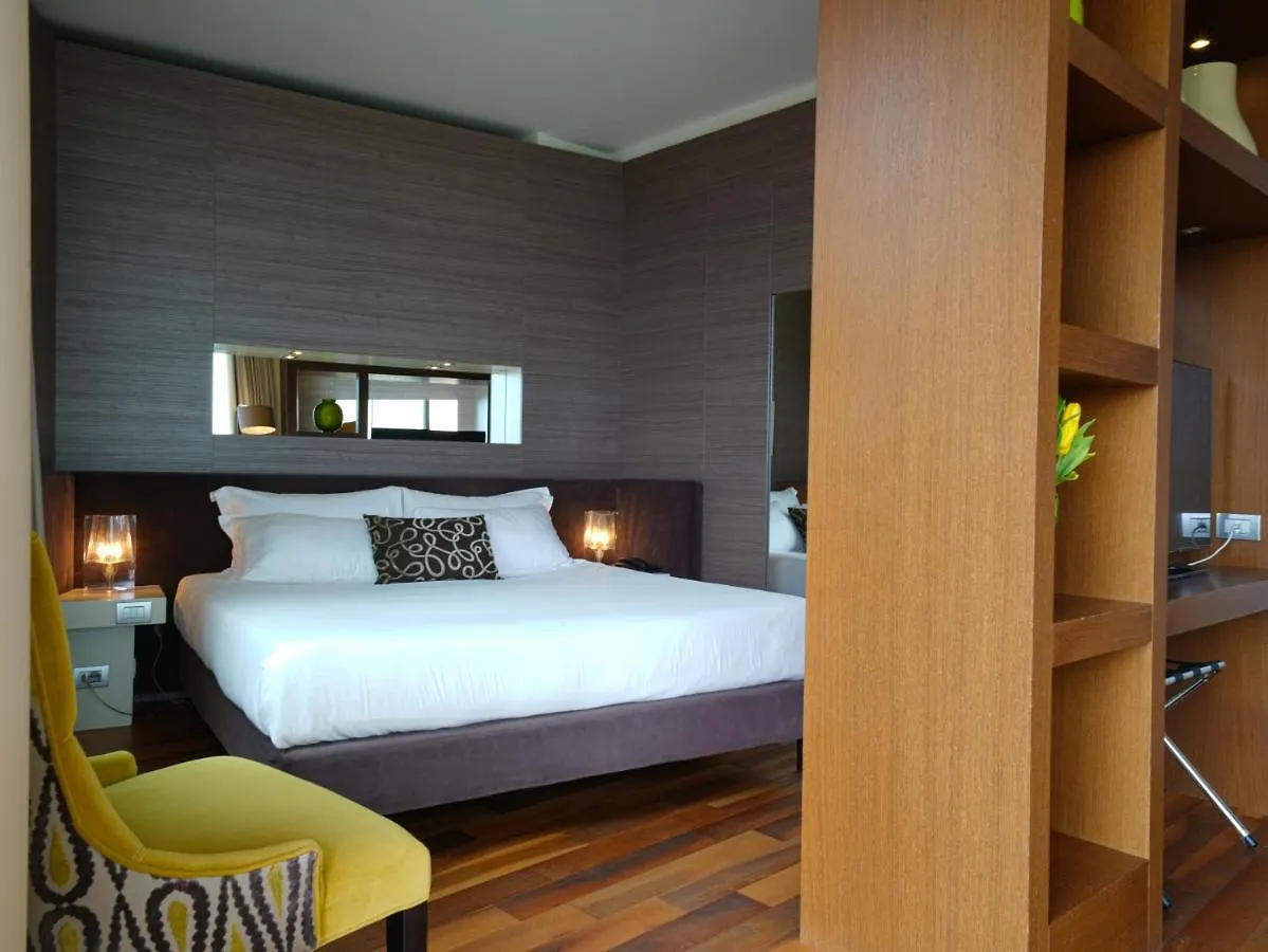 Pisa Tower Plaza Hotel 5*,