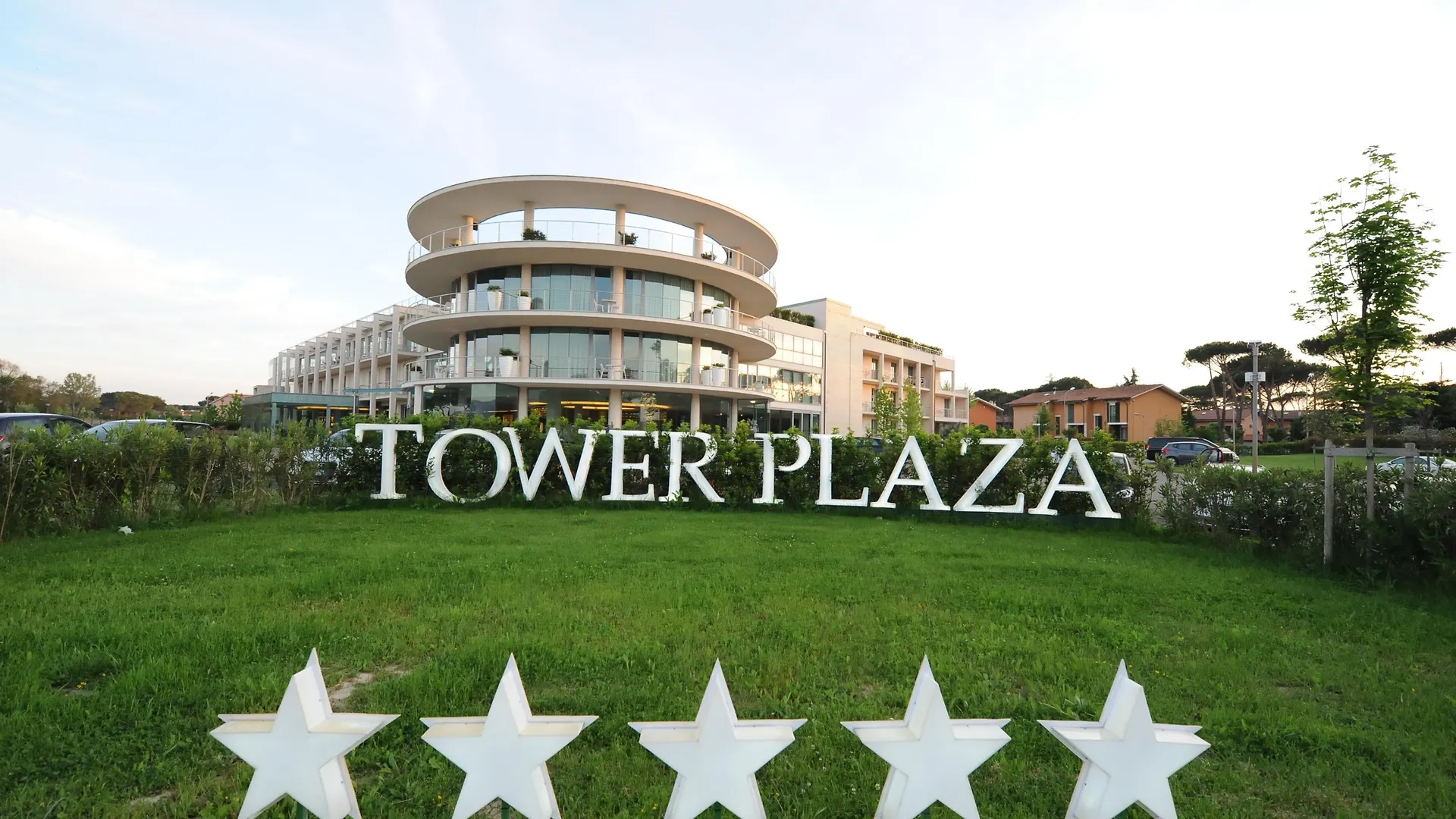 Pisa Tower Plaza Hotel