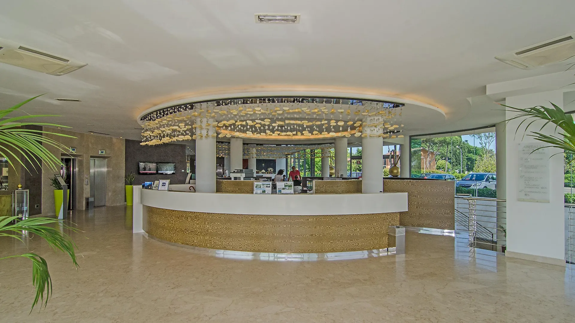Pisa Tower Plaza Hotel