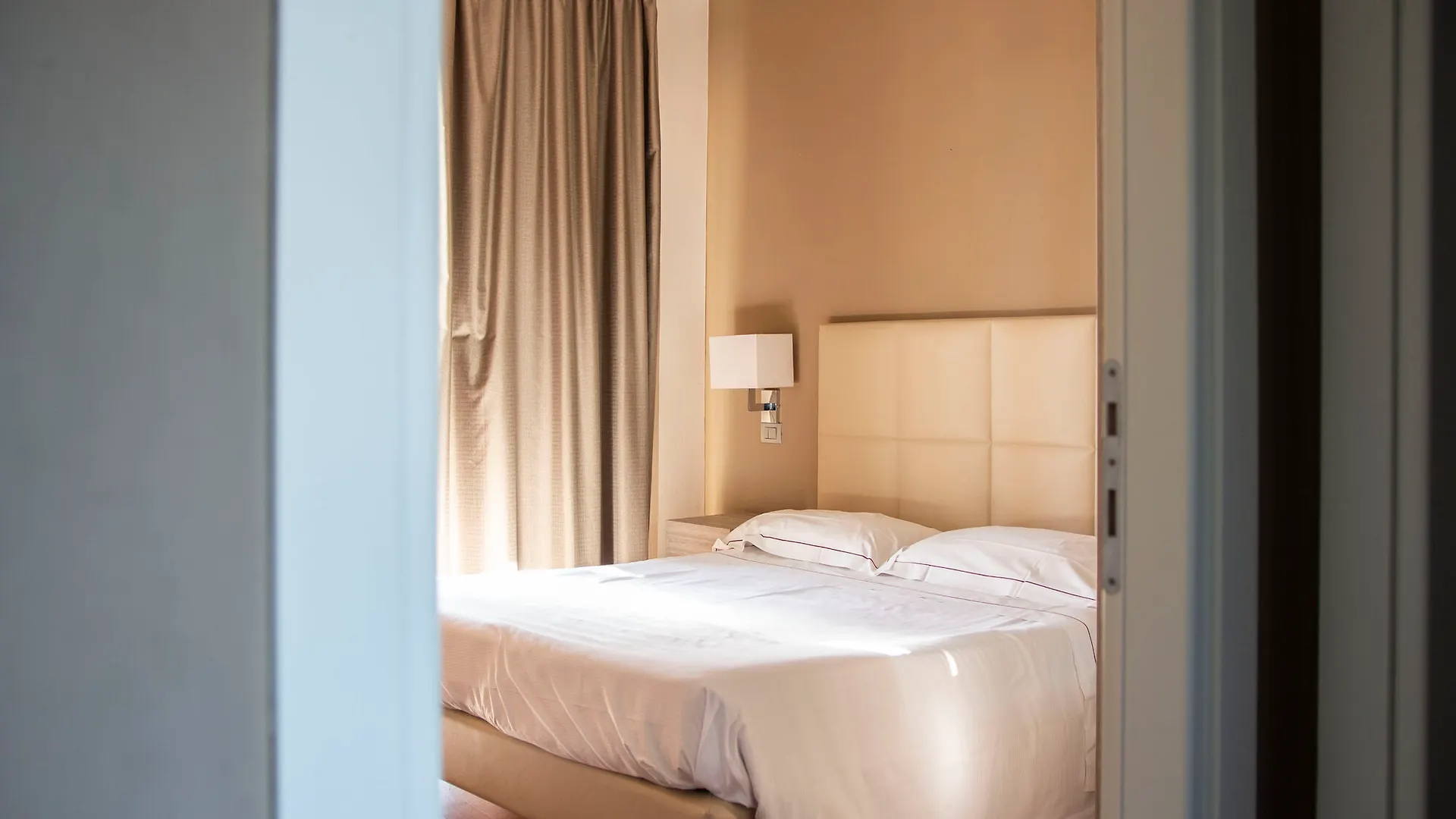 Pisa Tower Plaza Hotel